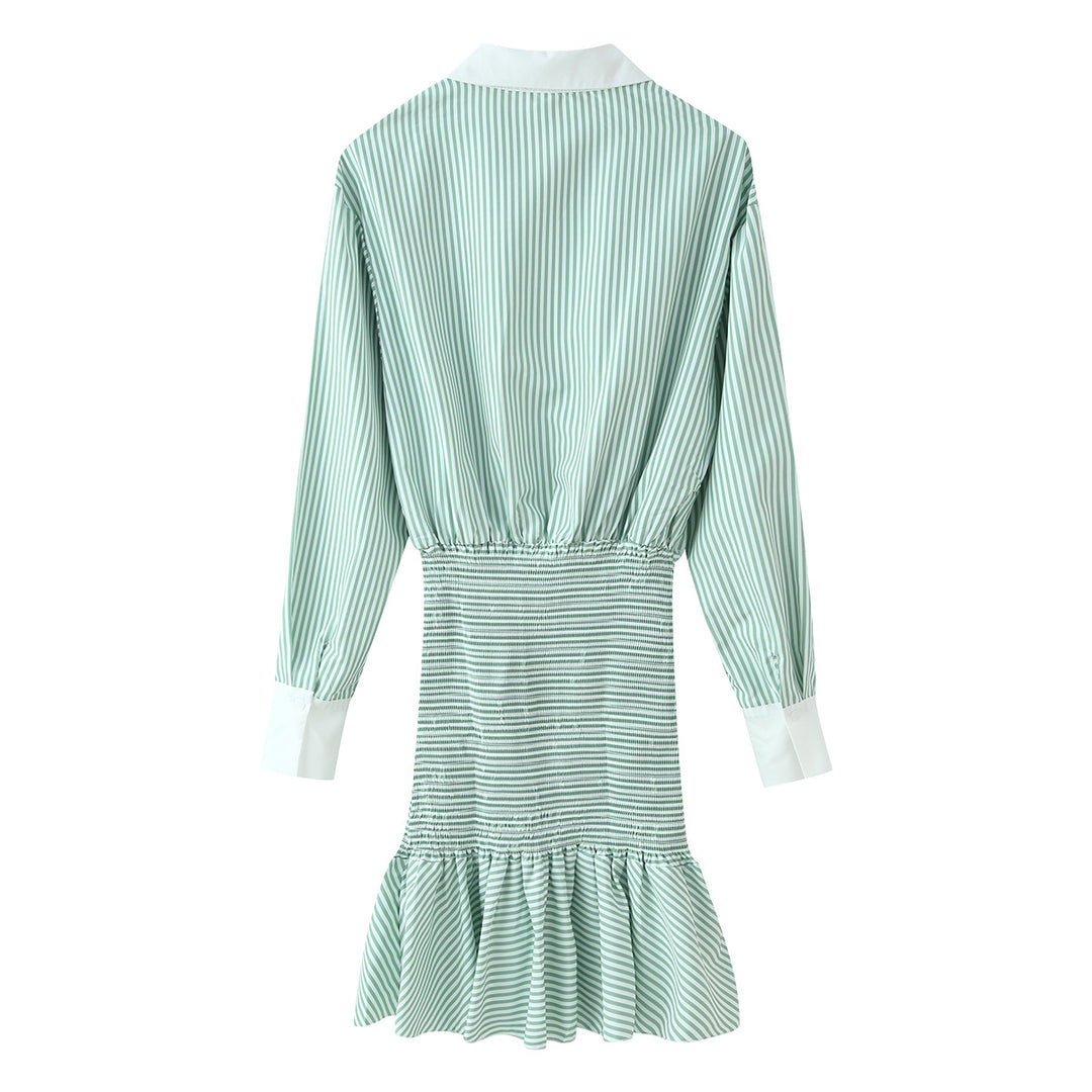 Damen Gestreiftes Hemdblusenkleid mit Taillen-Smokung, Schößchen und Kontrastkragen Echoarchiv