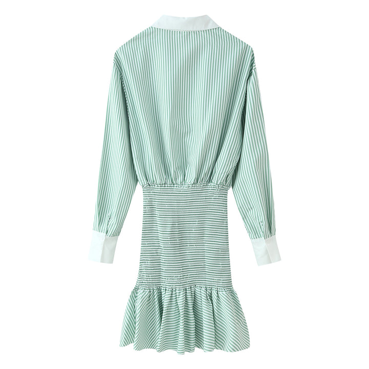 Damen Gestreiftes Hemdblusenkleid mit Taillen-Smokung, Schößchen und Kontrastkragen Echoarchiv