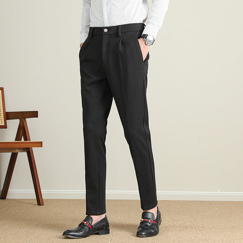 Herren Moderne Business-Hose mit eleganter Nadelstreifenoptik Echoarchiv