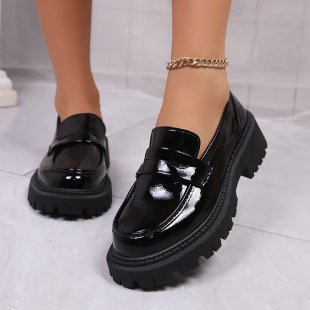Damen klobige Loafer mit grober Profilsohle und Plateauabsatz Echoarchiv