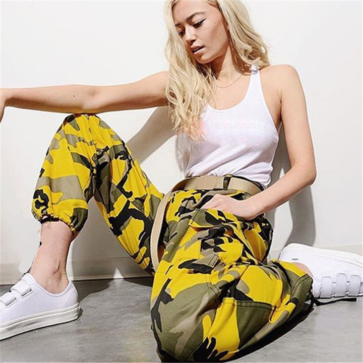 Damen Cargohose mit Camouflage‑Print, elastischem Bund und Beinbündchen Echoarchiv