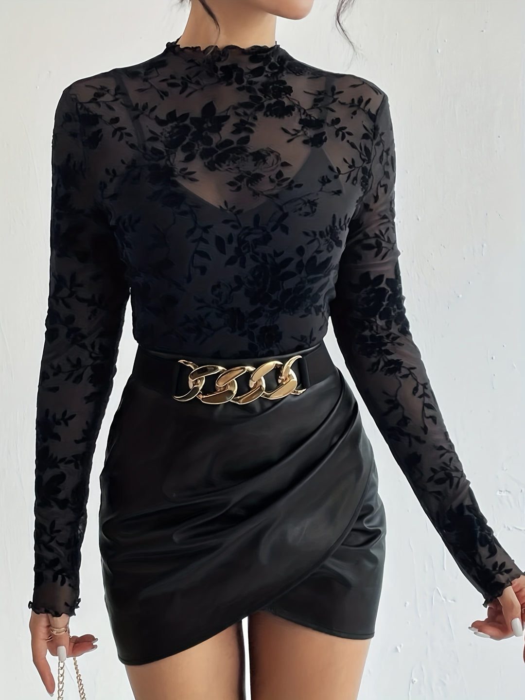 Damen nan transparentes Netzoberteil mit samtigem Floraldruck und Stehkragen Echo Archiv