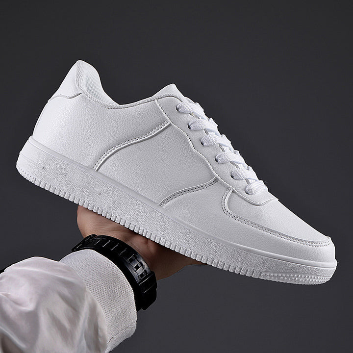 Unisex Plateau-Low-Top-Sneaker mit gepolstertem Einstieg und profiliertem Gummiaußensohle – Norré