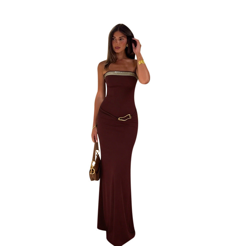 Damen langes Maxikleid mit schulterfreiem Design und eleganter Metallverzierung Echo Archiv