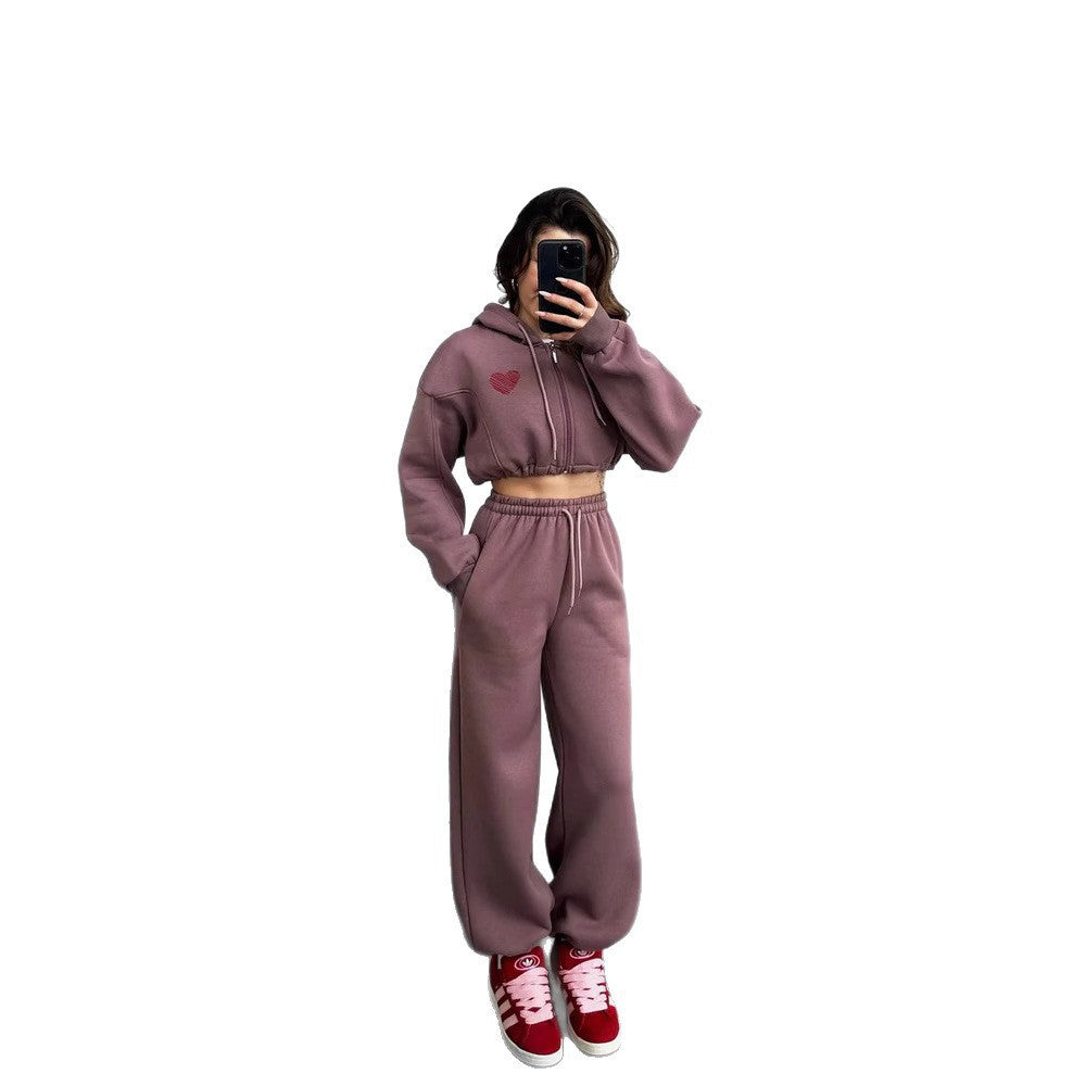 Damen Gekürztes Kapuzen‑Zip‑Set mit Herz‑Stickerei und weiter High‑Waist Jogginghose – Avérine