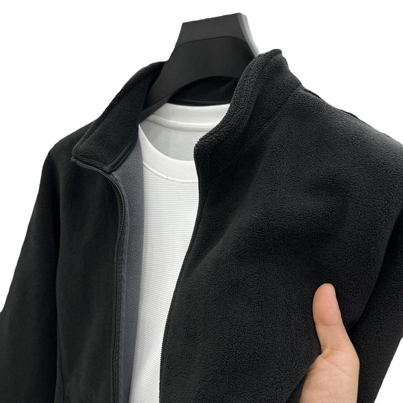 Herren Fleecejacke mit hohem Kragen und praktischen Taschen Echoarchiv