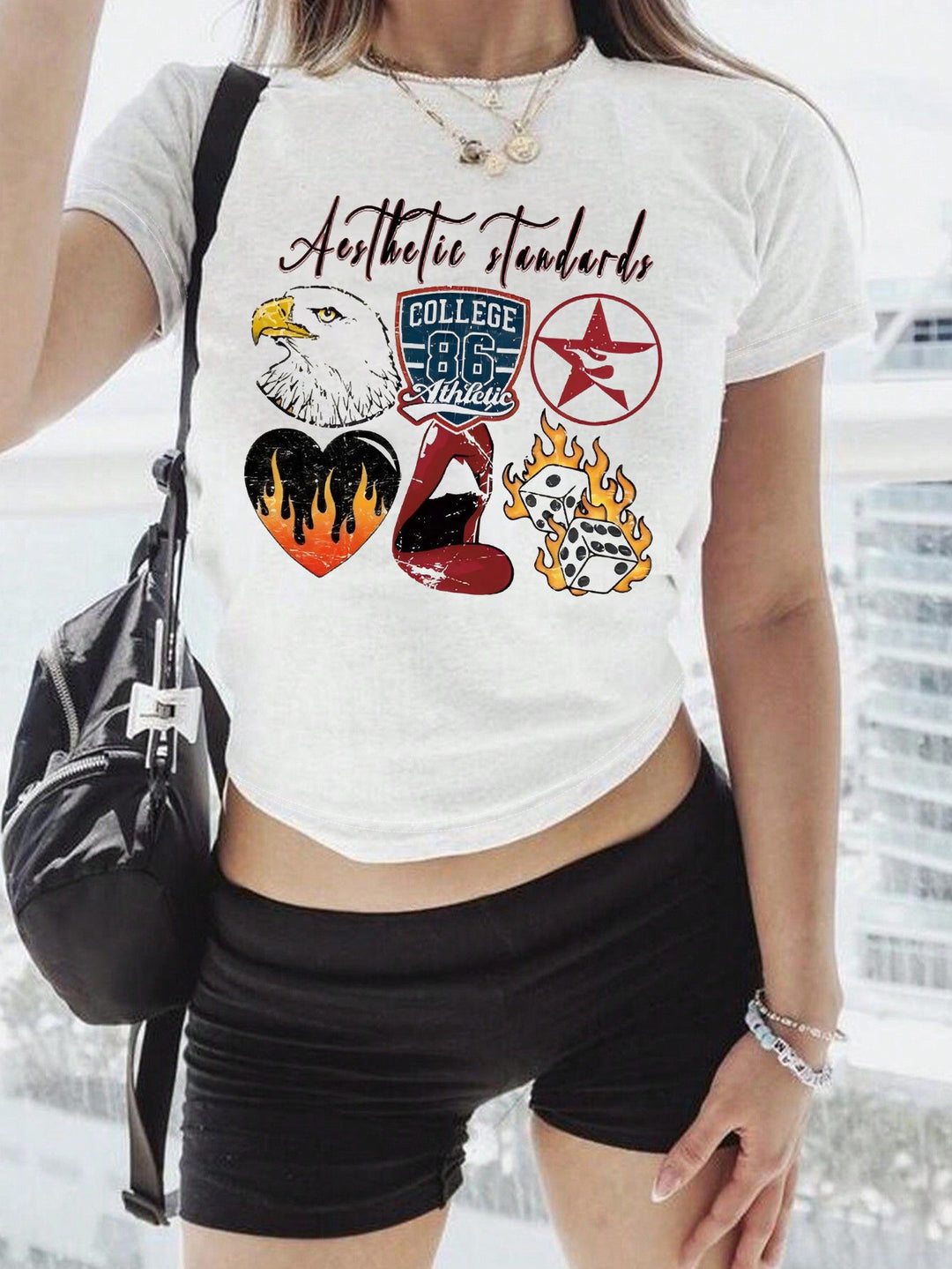 Damen T-Shirt mit kreativem Schlüsselherz-Motiv und modernem Print Echo Archiv