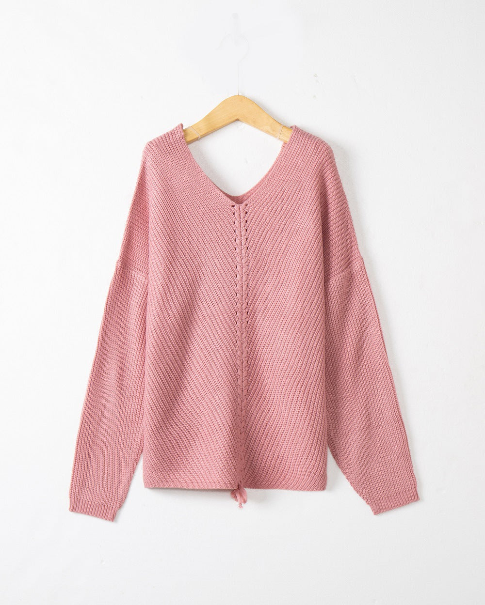Damen Strickpullover mit Zopfmittelnaht, V‑Ausschnitt und Kordelzug Echo Archiv