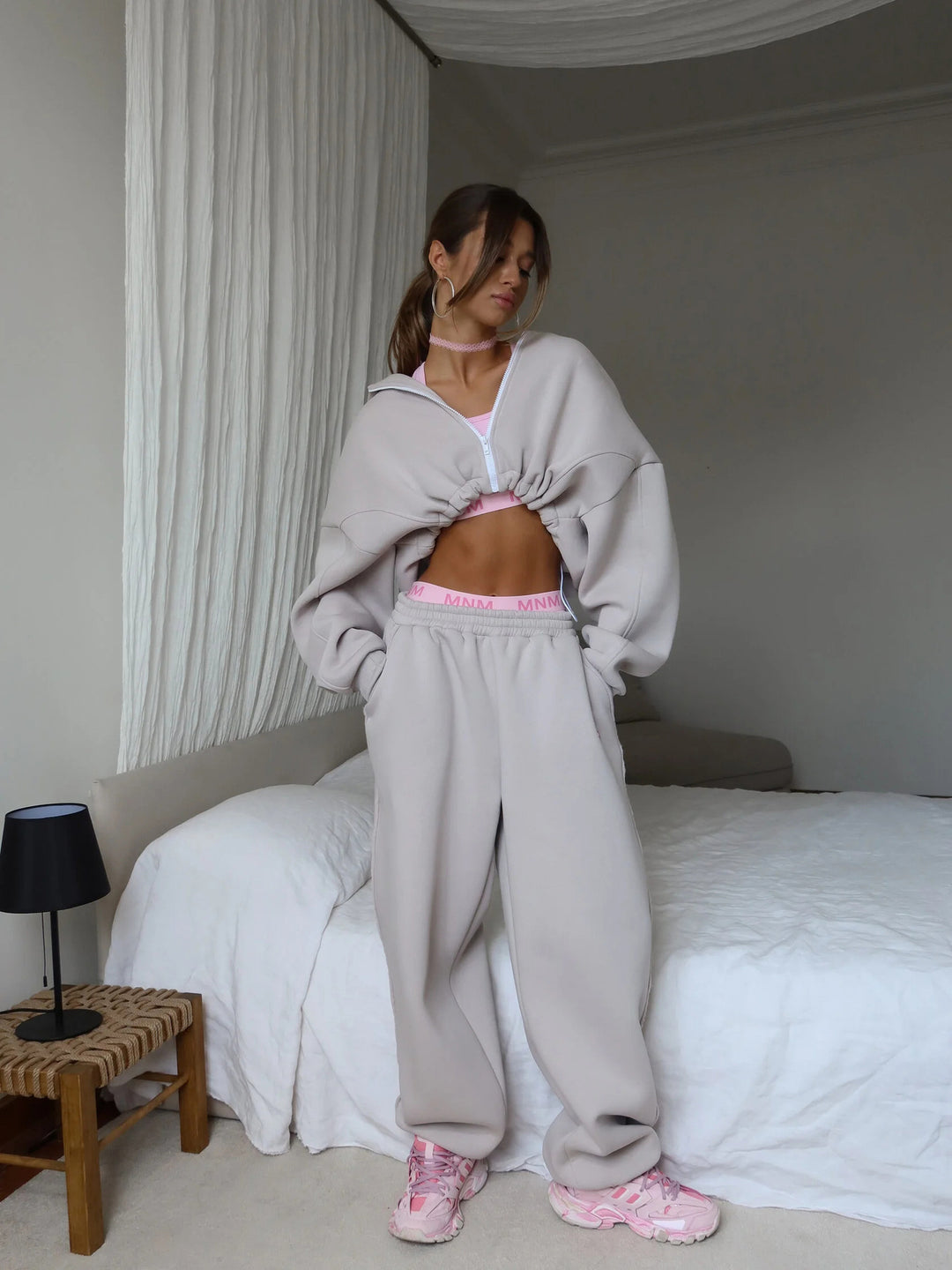 Damen kurzes Oversize-Scuba-Zip-Hoodie mit Tunnelzug und figurformender High-Waist-Jogginghose – Auréline