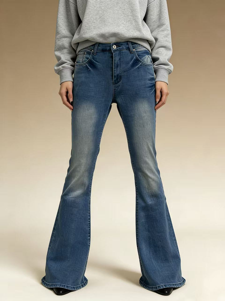 Damen Hoch geschnittene Flared Jeans mit eleganter Silhouette Echo Archiv