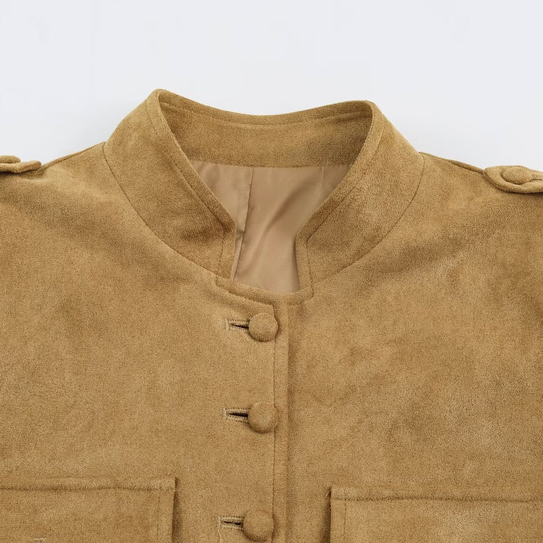 Damen Taillierte Veloursjacke im Fieldstil mit Stehkragen und Brustklappen Echo Archiv