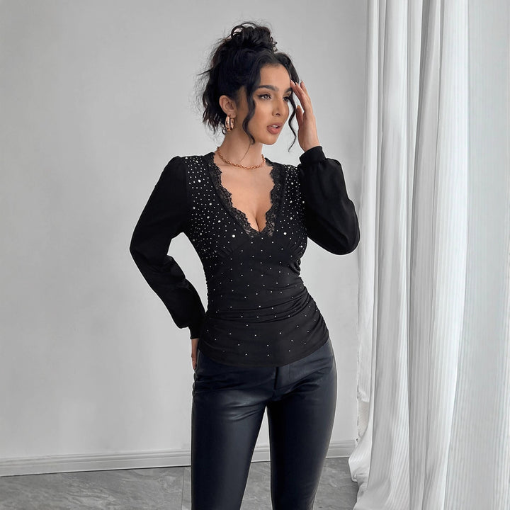 Damen nan tailliertes Langarm-Shirt mit tiefem Spitzen-Dekolleté, Raffung und Kristallbesatz Echo Archiv