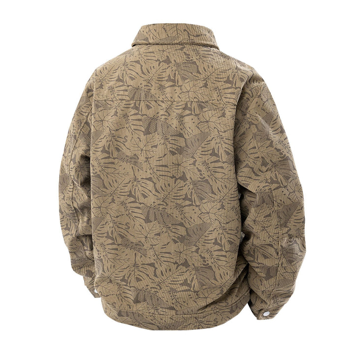 Herren Kordjacke im Truckerstil mit tonalem Blattmuster, Druckknopf‑Front und Pattentaschen Echo Archiv
