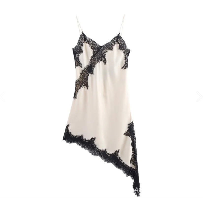 Damen verführerisches Spitzen-Nachtkleid mit asymmetrischem Saum Echo Archiv