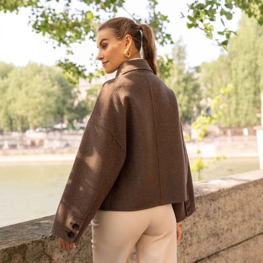 Damen Kurzjacke aus Wollmix im Boxy‑Caban‑Stil mit Hemdkragen und Eingrifftaschen Echo Archiv