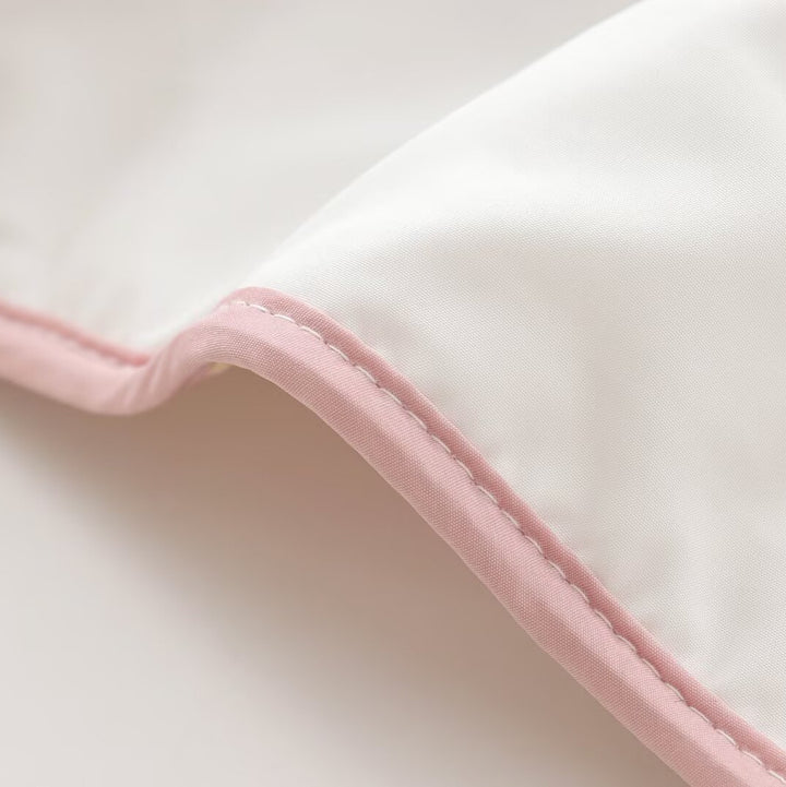 Damen retro-inspirierte gesteppte Patchworkjacke mit Stehkragen, Holzknopf-Verschlüssen und aufgesetzten Klappentaschen – Célinea