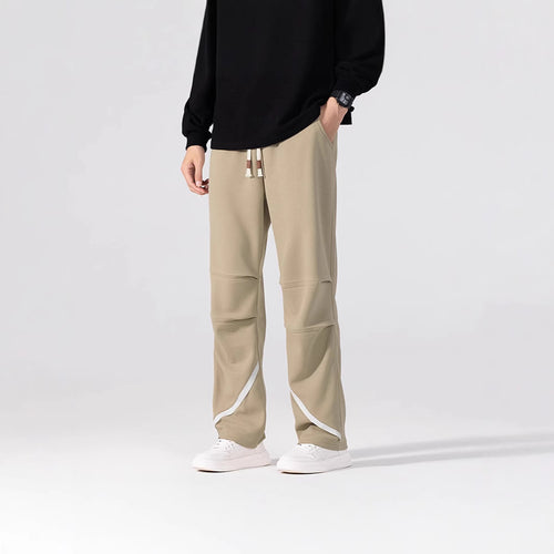 Herren modische Sportpants mit innovativem Schnitt und praktischen Taschen Echoarchiv
