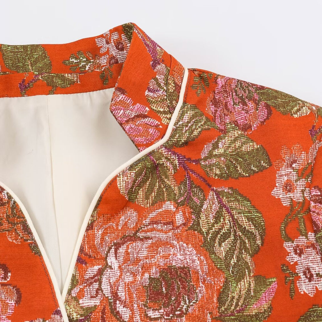 Damen Kurzblazer im Brokat-Jacquard mit Stehkragen und Paspelierung Echo Archiv