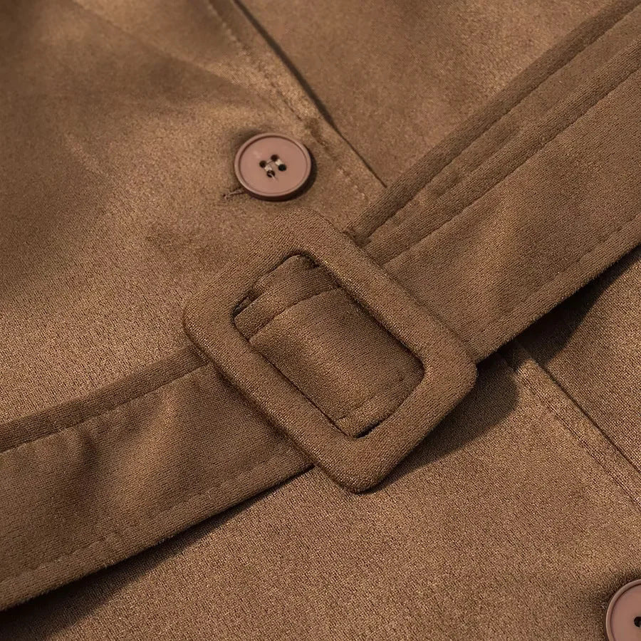 Damen langer Trenchcoat mit doppelt geknöpfter Front, Taillengürtel, Epauletten und Manschettendetail – Montévia