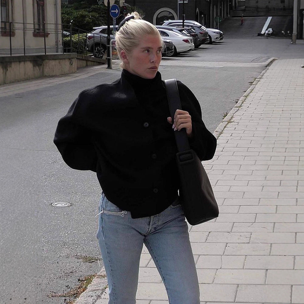 Damen Kurzmantel aus Wollmix mit kastiger Boxy-Silhouette und markanter Knopfleiste Echoarchiv