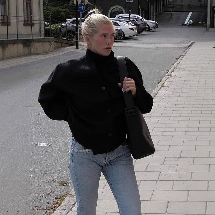 Damen Kurzmantel aus Wollmix mit kastiger Boxy-Silhouette und markanter Knopfleiste Echoarchiv