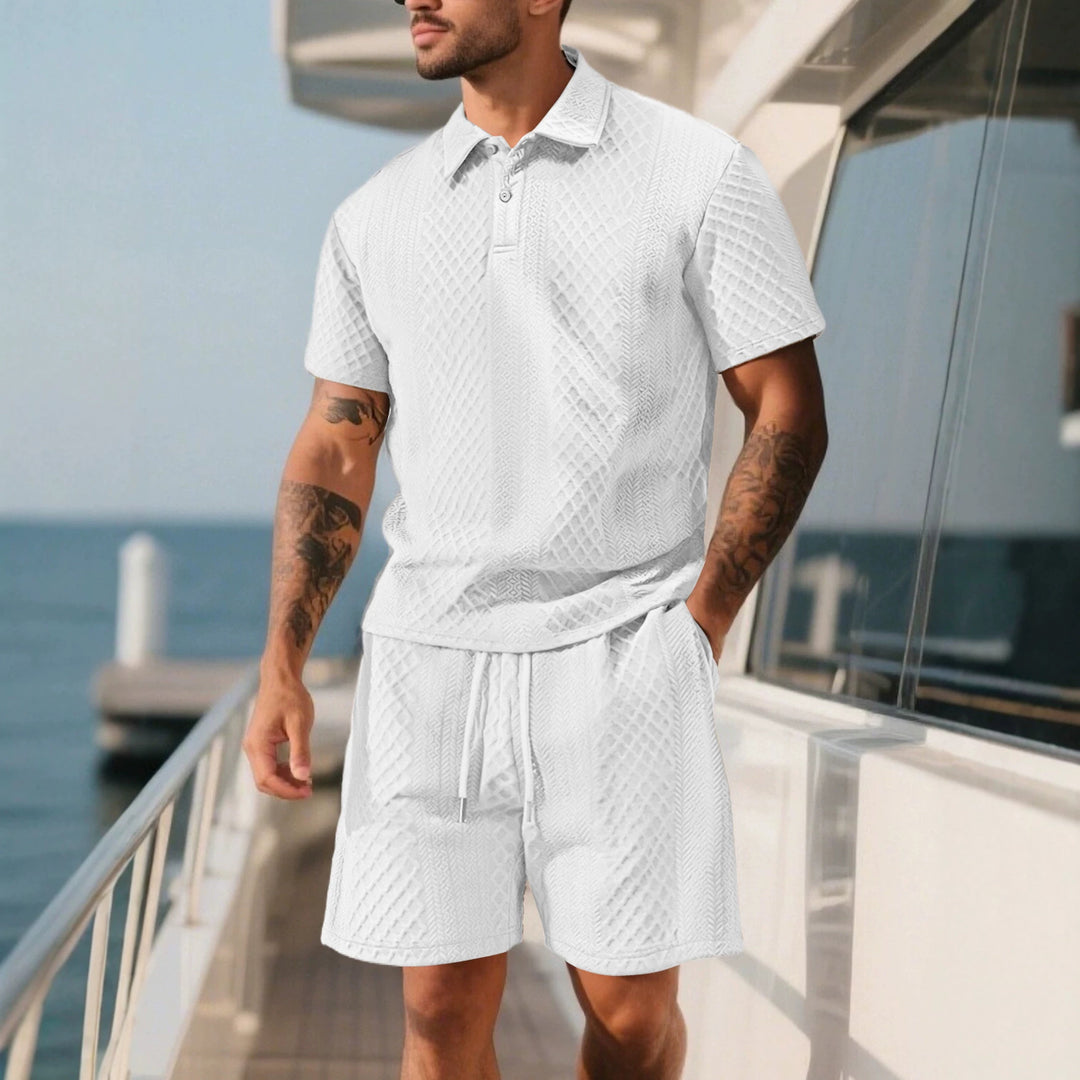 Herren nan eleganter Freizeit-Zweiteiler aus geprägtem Strick mit Polokragen Kurzarmshirt und Tunnelzug-Bermuda Echo Archiv