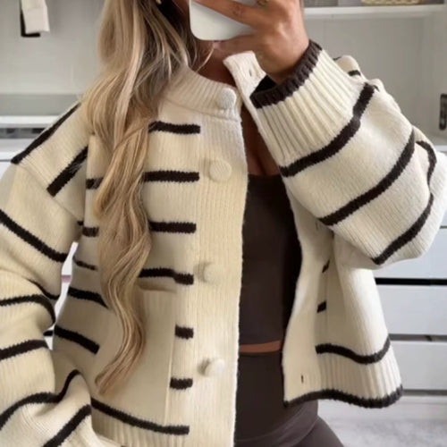 Damen Oversize Cropped‑Strickjacke im Blousonstil mit Kontraststreifen und großen Knöpfen Echo Archiv
