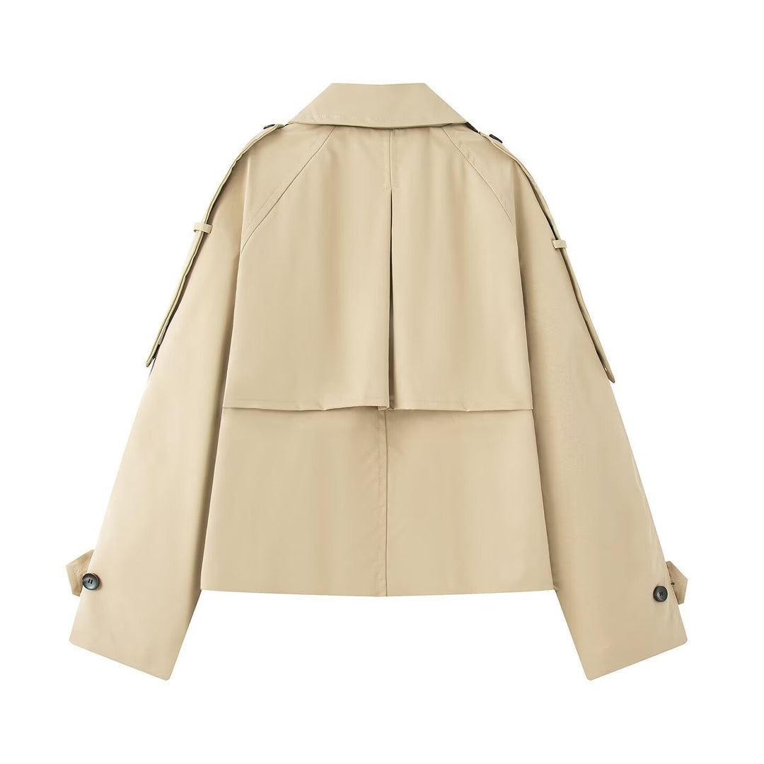Damen Kurz geschnittener Trench mit kastiger Silhouette, Schulterpatten und breiten Manschetten Echo Archiv
