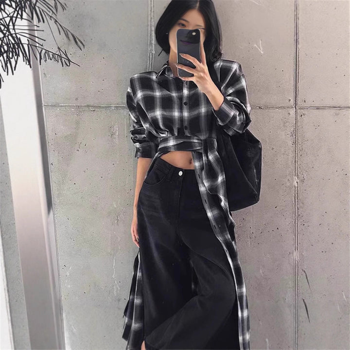 Damen Langes Karo-Hemd im Oversize‑Cut mit Taillen-Knotendetail und Seitenschlitzen Echoarchiv