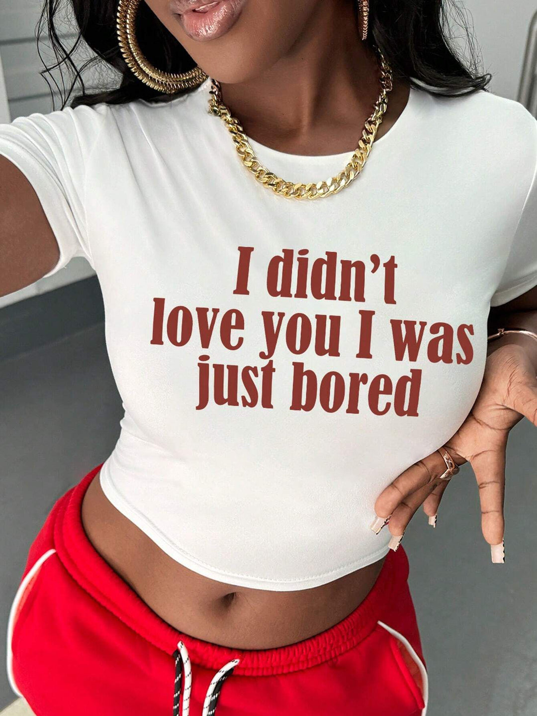 Damen T-Shirt mit kreativem Schlüsselherz-Motiv und modernem Print Echo Archiv