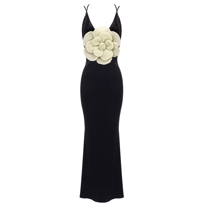 Damen Figurbetontes Abendkleid mit einzigartiger Blütenapplikation Echo Archiv