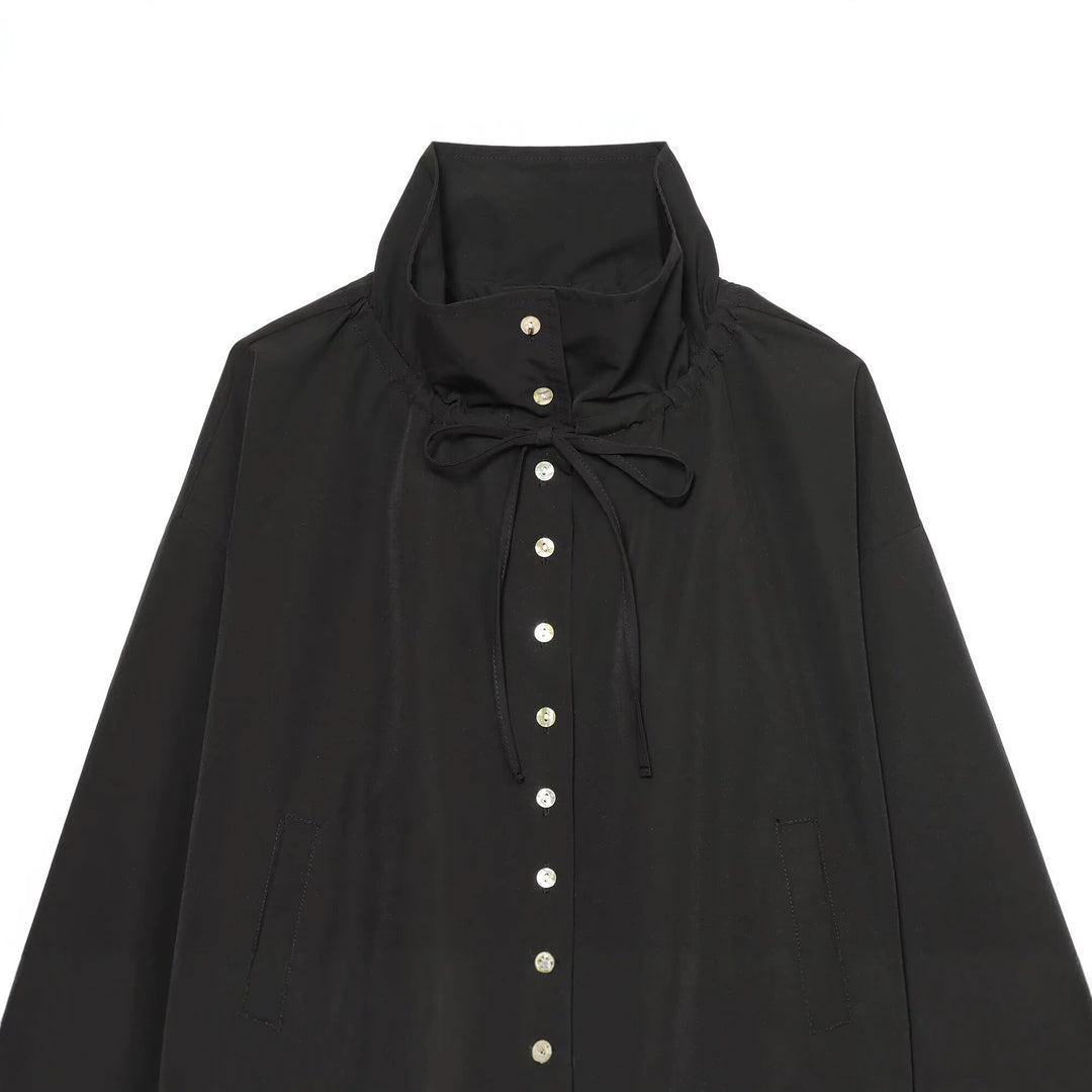 Damen Kurzer Cropped-Blouson mit hohem Stehkragen, Knopfleiste und Tunnelzugsaum Echo Archiv