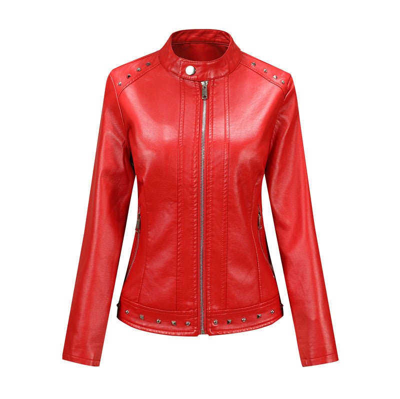 Damen Bikerjacke aus Lederimitat mit Nietenverzierung und tailliertem Schnitt Echoarchiv