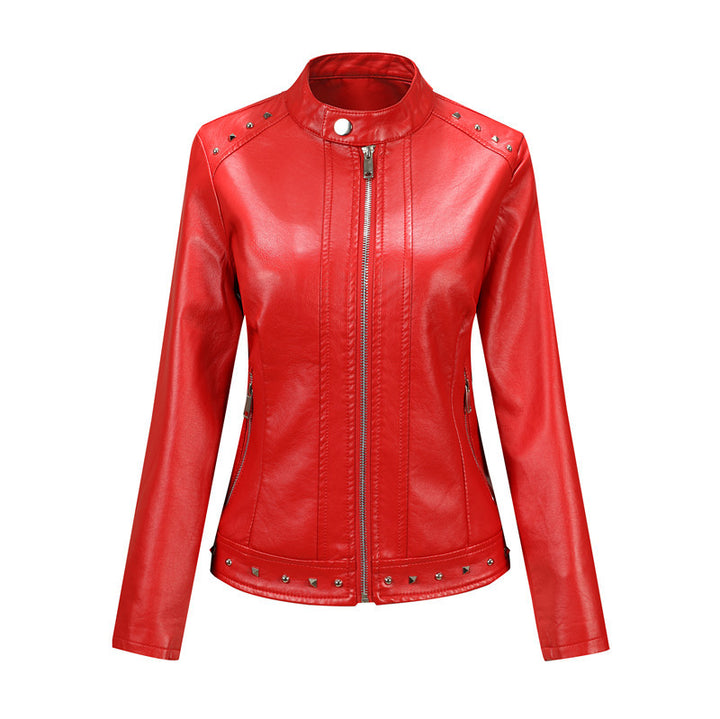 Damen Bikerjacke aus Lederimitat mit Nietenverzierung und tailliertem Schnitt Echoarchiv