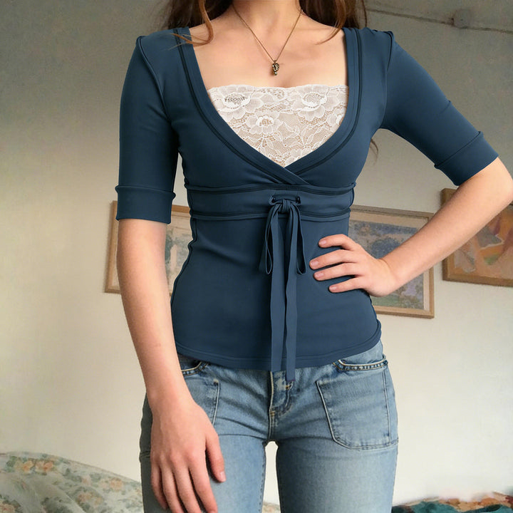 Damen Wickeloberteil mit raffinierter Frontschnürung und eleganten Ärmelabschlüssen Echo Archiv