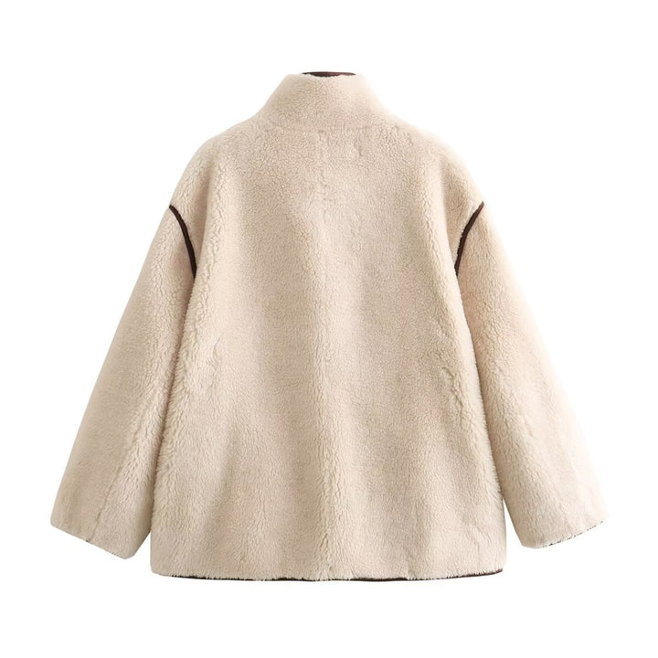 Damen nan kurze Schaffelloptik‑Jacke mit Stehkragen, verdeckter Knopfleiste und Eingrifftaschen Echo Archiv