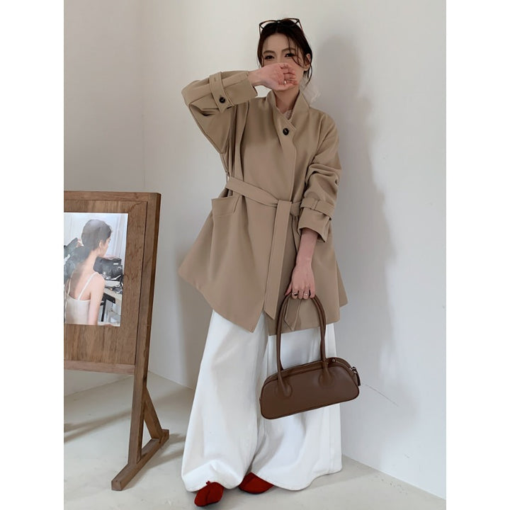 Damen Kurzer Oversize-Mantel mit Bindegürtel, breiten Pattentaschen und legerer Schulter Echoarchiv
