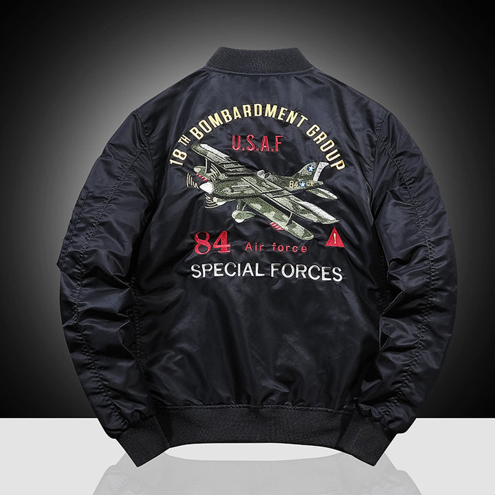 Herren Bomberblouson im Military-Patchstil mit Ärmel-Utilitytasche und geripptem Kragen – Brevano