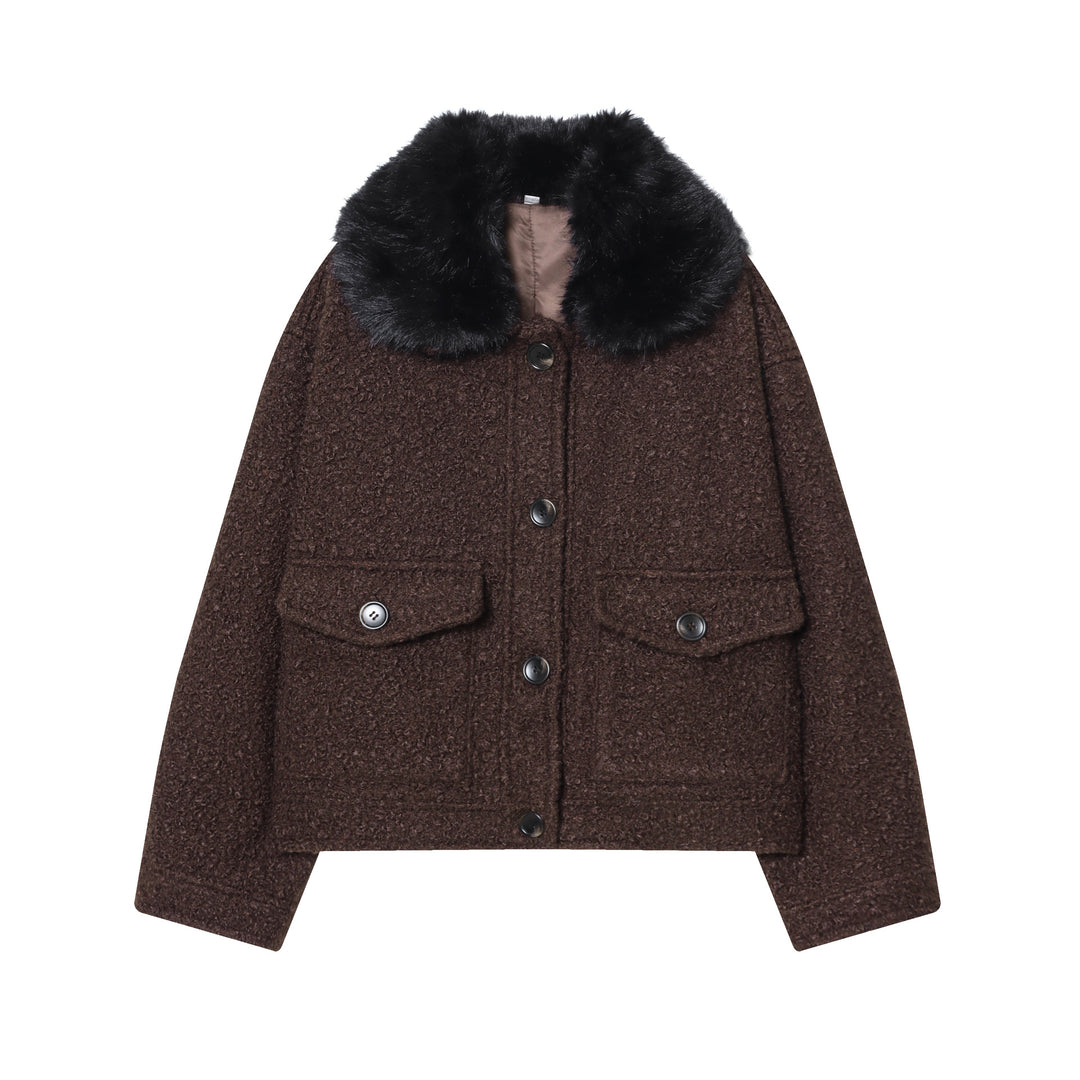 Damen cropped Bouclé‑Jacke mit abnehmbarem Kunstfellkragen, kastiger Silhouette und Pattentaschen – Célinea