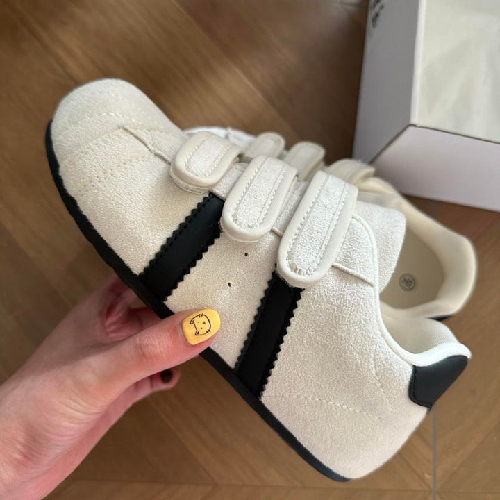 Damen Sneakers mit praktischem Klettverschluss und weichem Wildleder-Obermaterial Echo Archiv