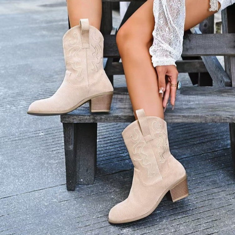 Damen Kurzschaft-Ankleboots im Westernstil aus Velours mit gestickter Ziernaht und Blockabsatz Echo Archiv