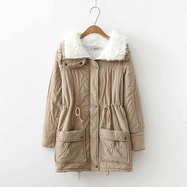Damen winterlicher Parka mit kuscheligem Sherpa-Kragen, taillierendem Tunnelzug und aufgesetzten Klappentaschen – Montévia