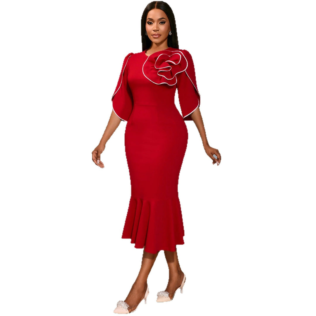 Damen figurbetontes Abendkleid mit Schößchen und voluminösem Rüschendesign Echo Archiv