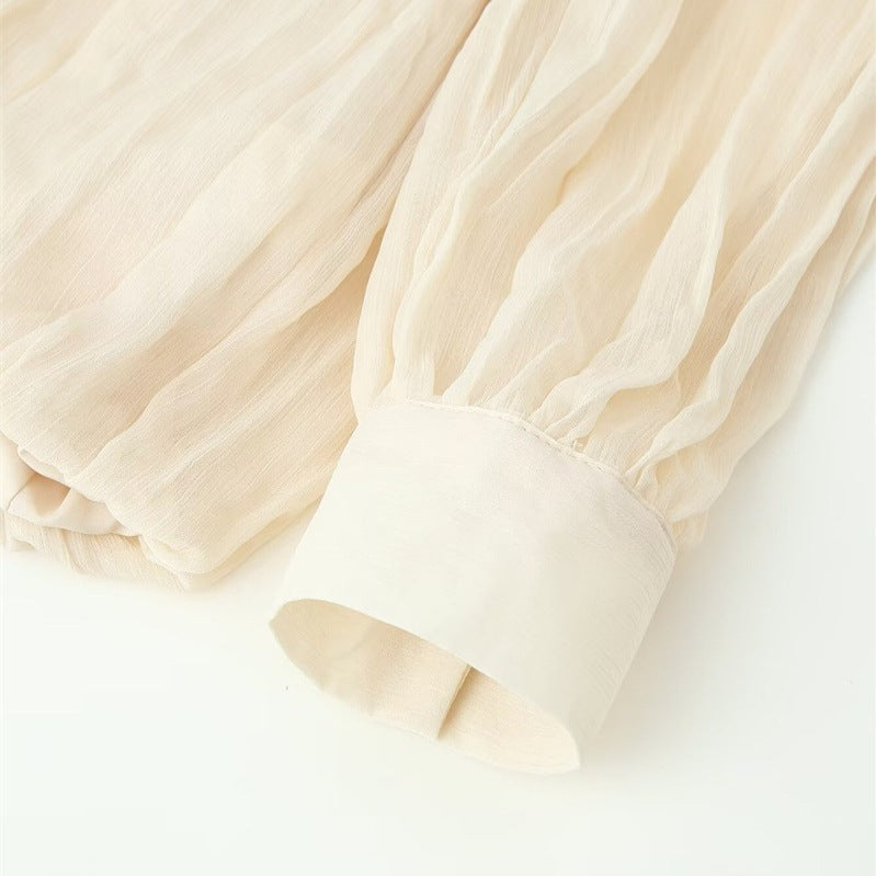Damen Transparente Plissee-Chiffon-Bluse mit Halstuch-Schleife und asymmetrischem Saum Echo Archiv