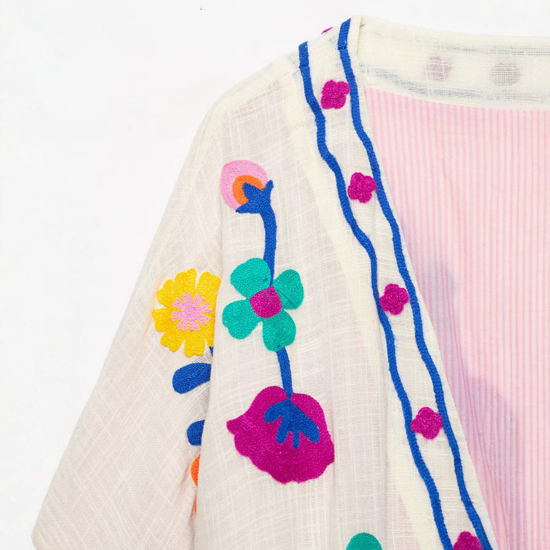 Damen Bestickter Kurz-Kimono mit floralem Stick und Bindegürtel Echo Archiv