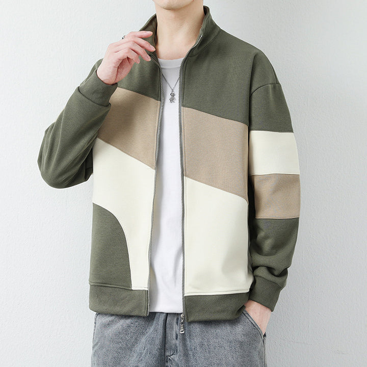 Herren sportliche Steppjacke mit hohem Kragen und modischen Farbblöcken Echoarchiv