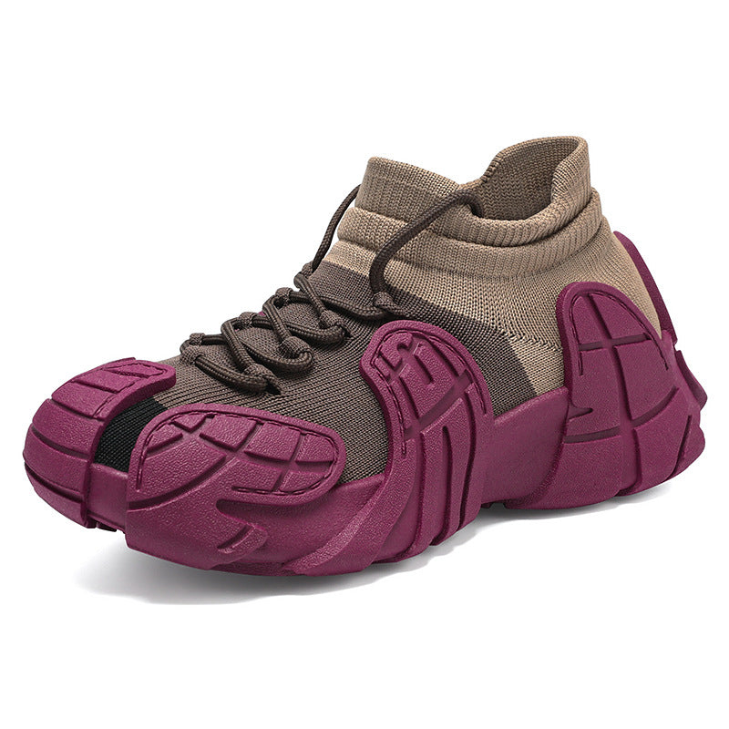 Herren nan massiver Sneaker mit sockenähnlichem Strickschaft, geformten Gummiapplikationen und griffiger Profilsohle Echo Archiv