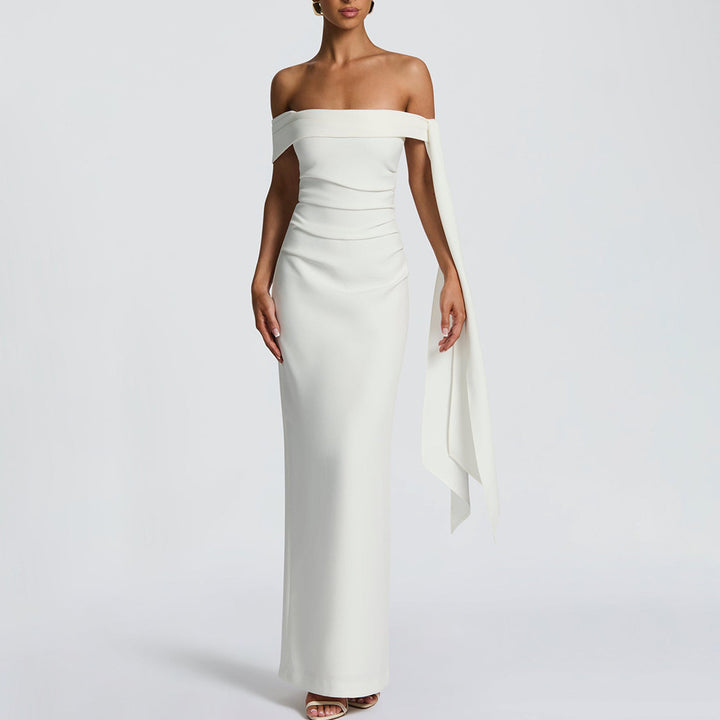 Damen Elegantes Maxikleid mit schulterfreiem Design und raffiniertem Drapierungselement Echo Archiv
