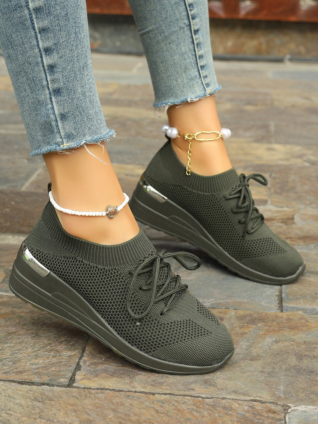 Damen bequeme Sport-Sneaker mit atmungsaktivem Obermaterial und eleganter Plateausohle Echoarchiv