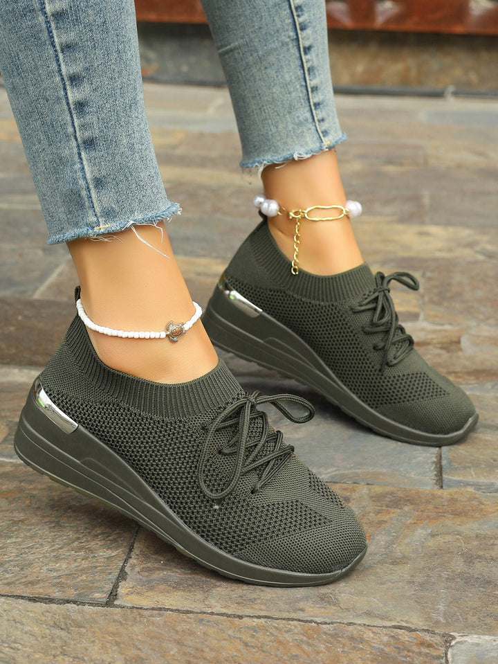 Damen bequeme Sport-Sneaker mit atmungsaktivem Obermaterial und eleganter Plateausohle Echoarchiv
